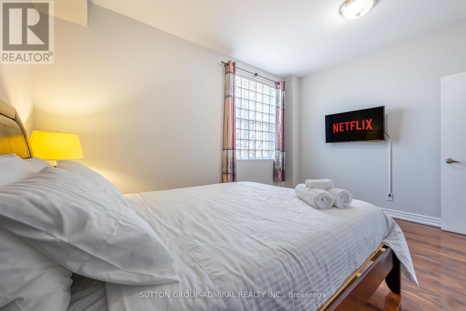 4497 Queen Street Property Photo 27