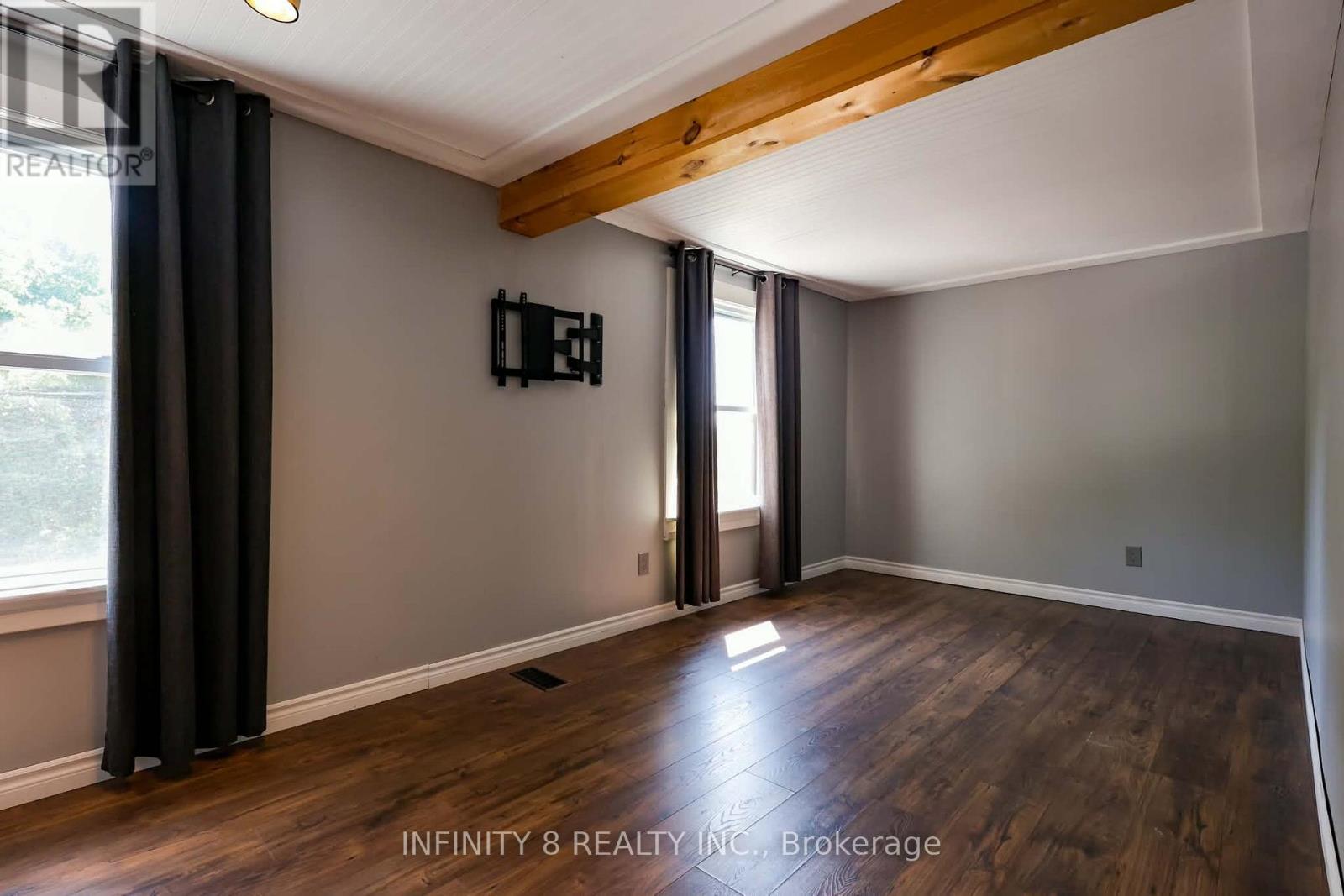 4 Alpine Street Property Photo 9