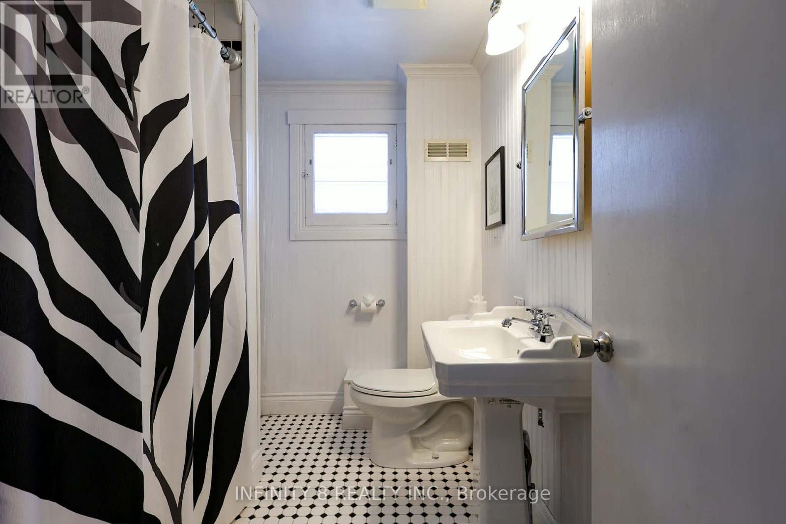 4 Alpine Street Property Photo 13