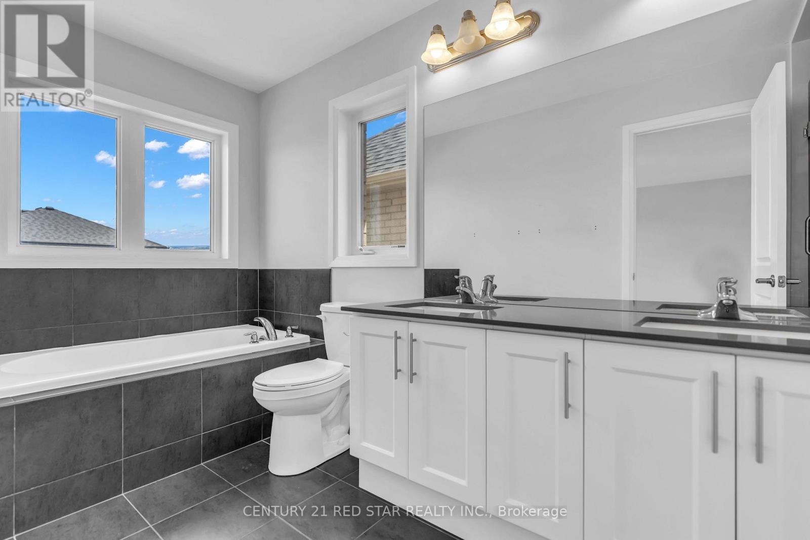 844 Sobeski Avenue Property Photo 32