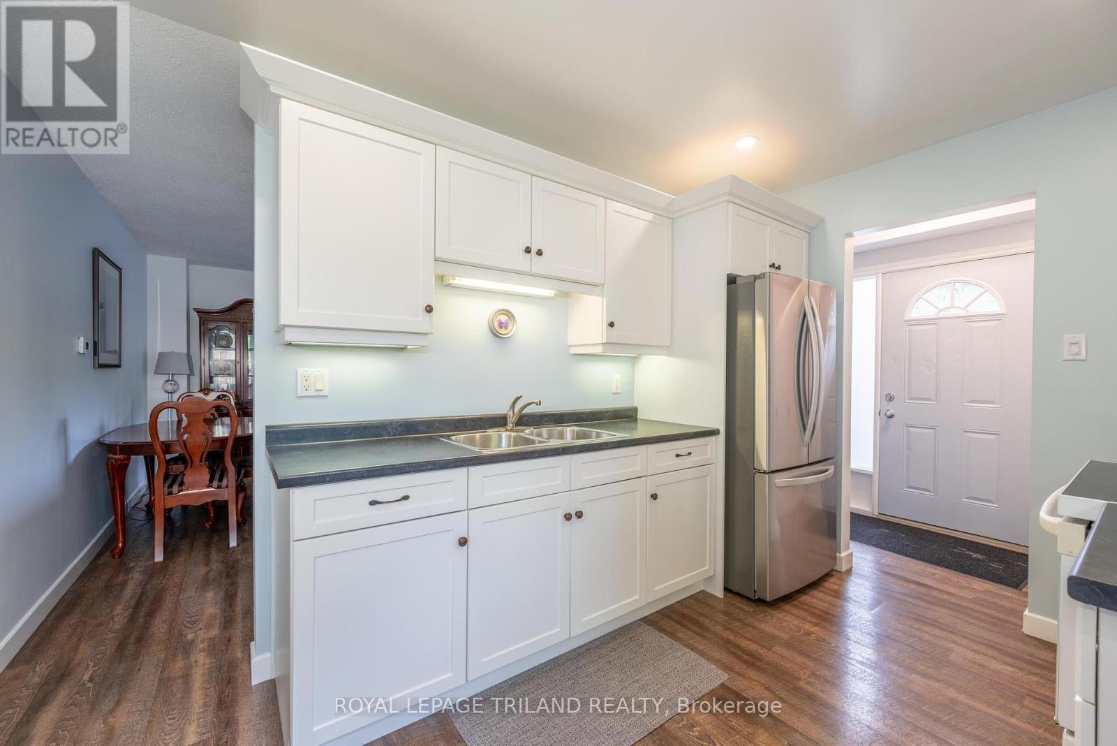 104 - 70 Fiddlers Green Road Property Photo 7