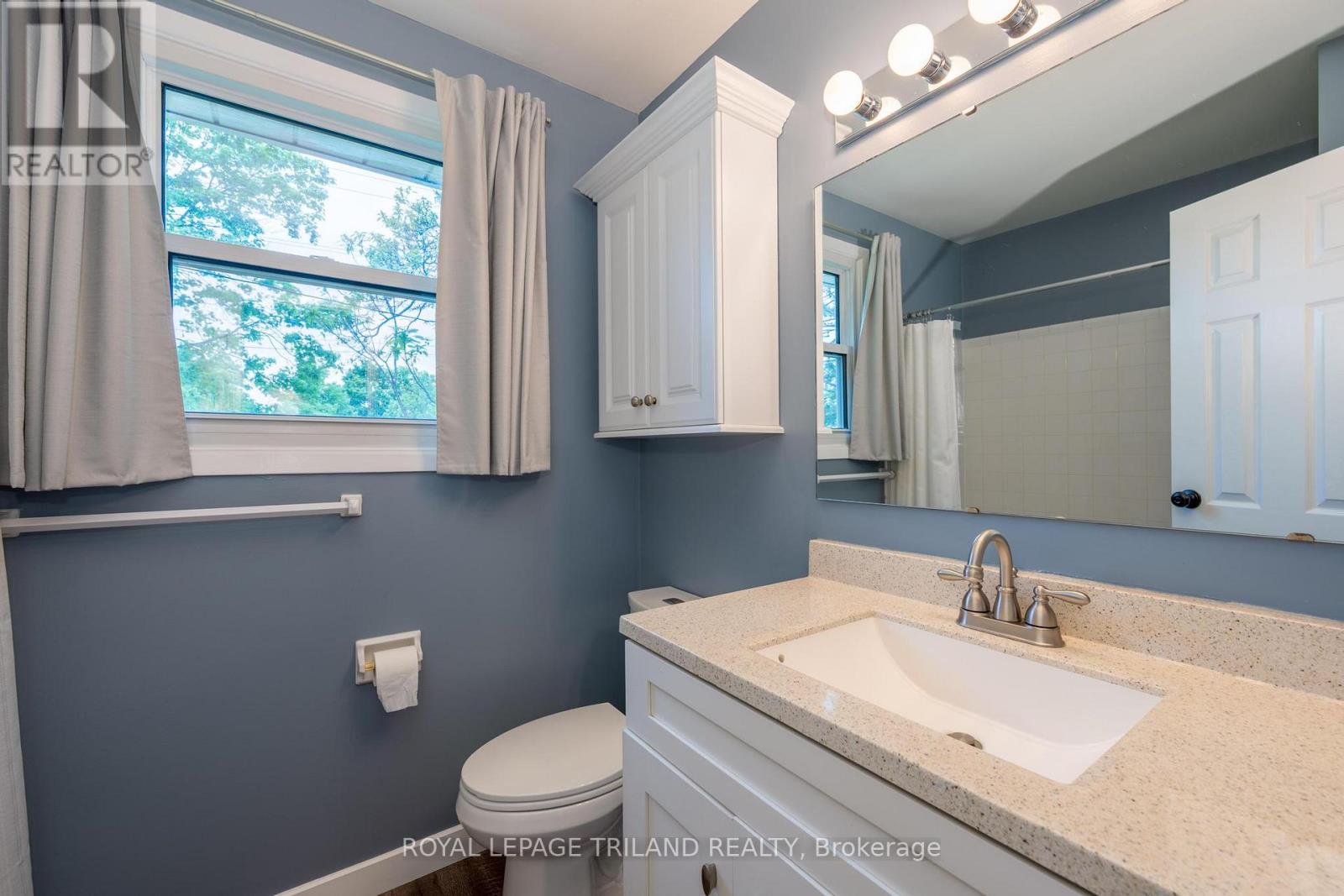 104 - 70 Fiddlers Green Road Property Photo 13