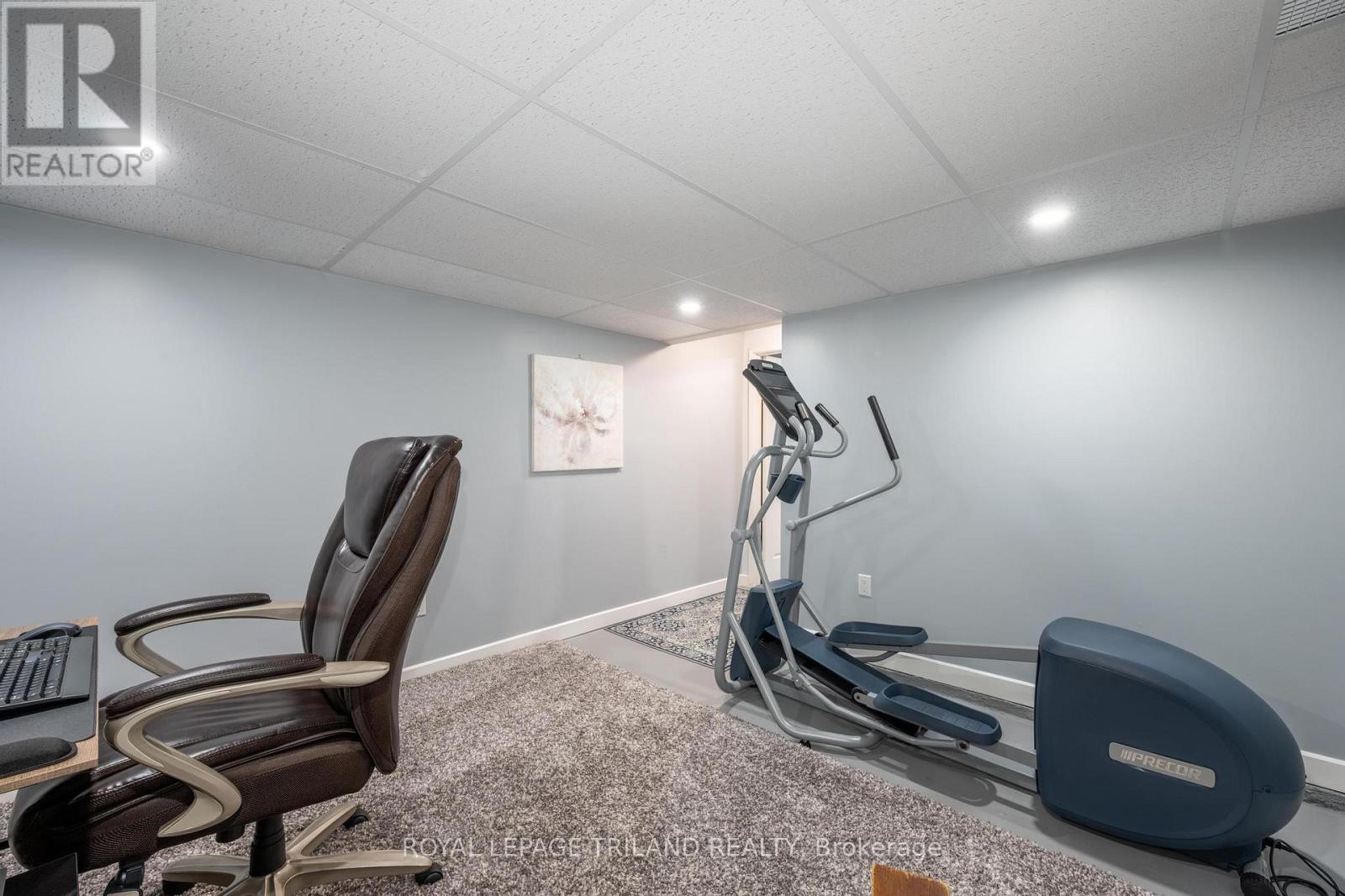 104 - 70 Fiddlers Green Road Property Photo 14