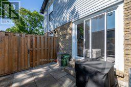 104 - 70 Fiddlers Green Road Property Photo 17