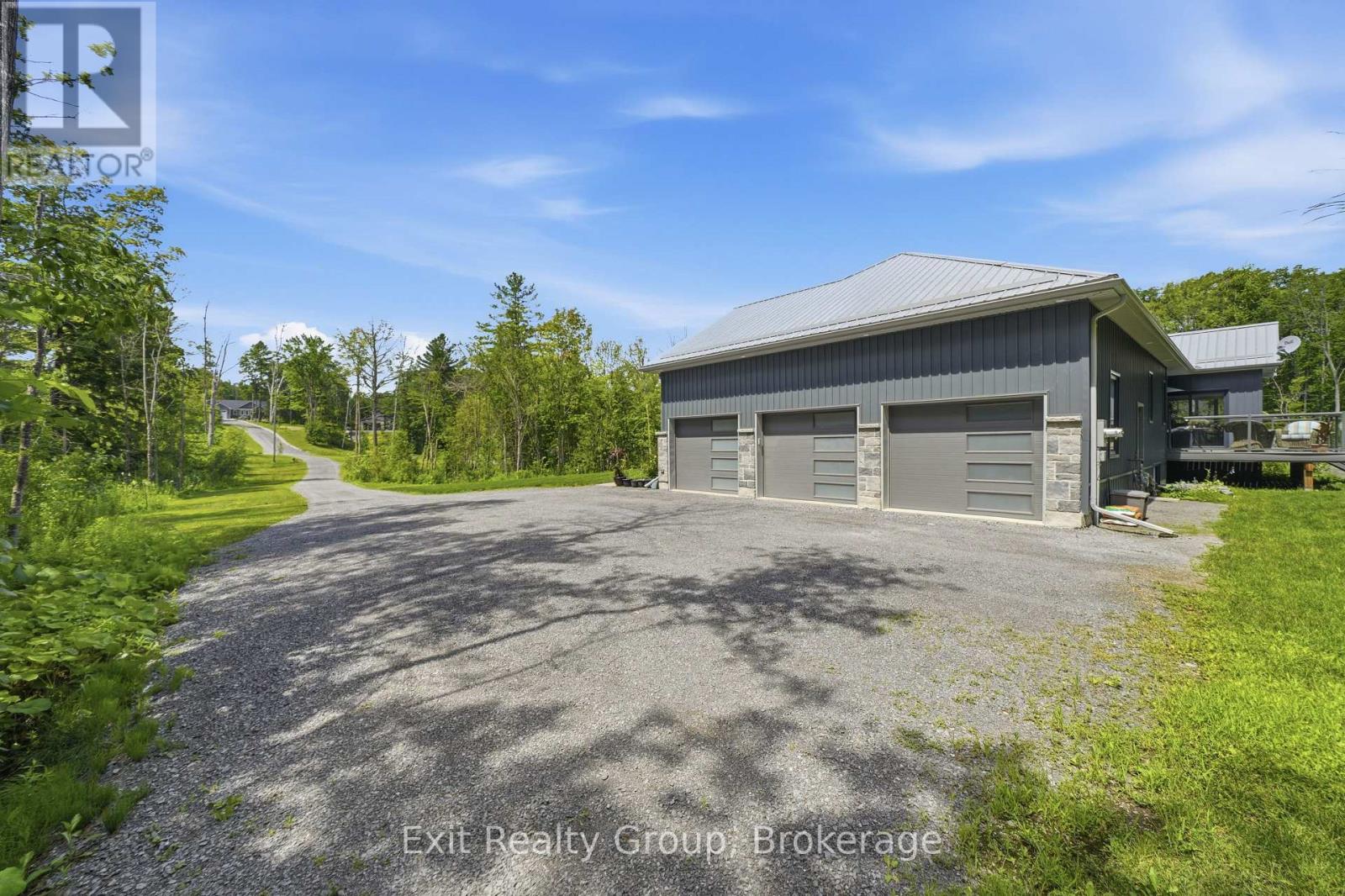 16 Newpierce Drive Property Photo 42