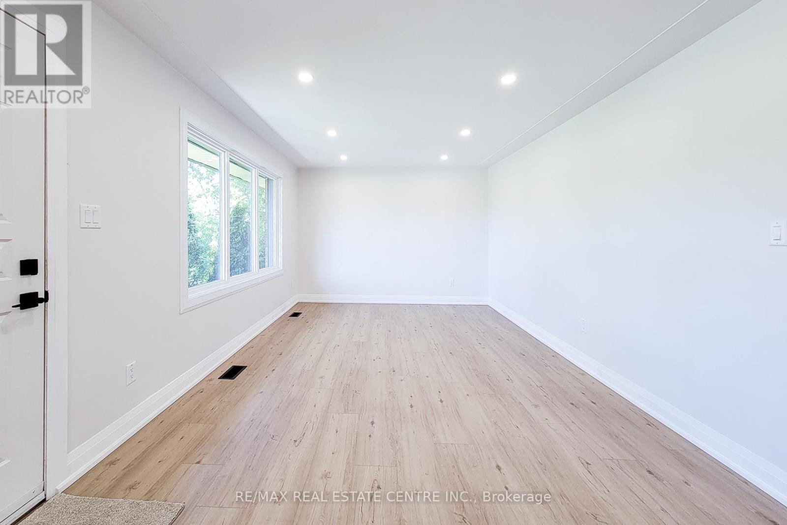 220 Winona Road Property Photo 10