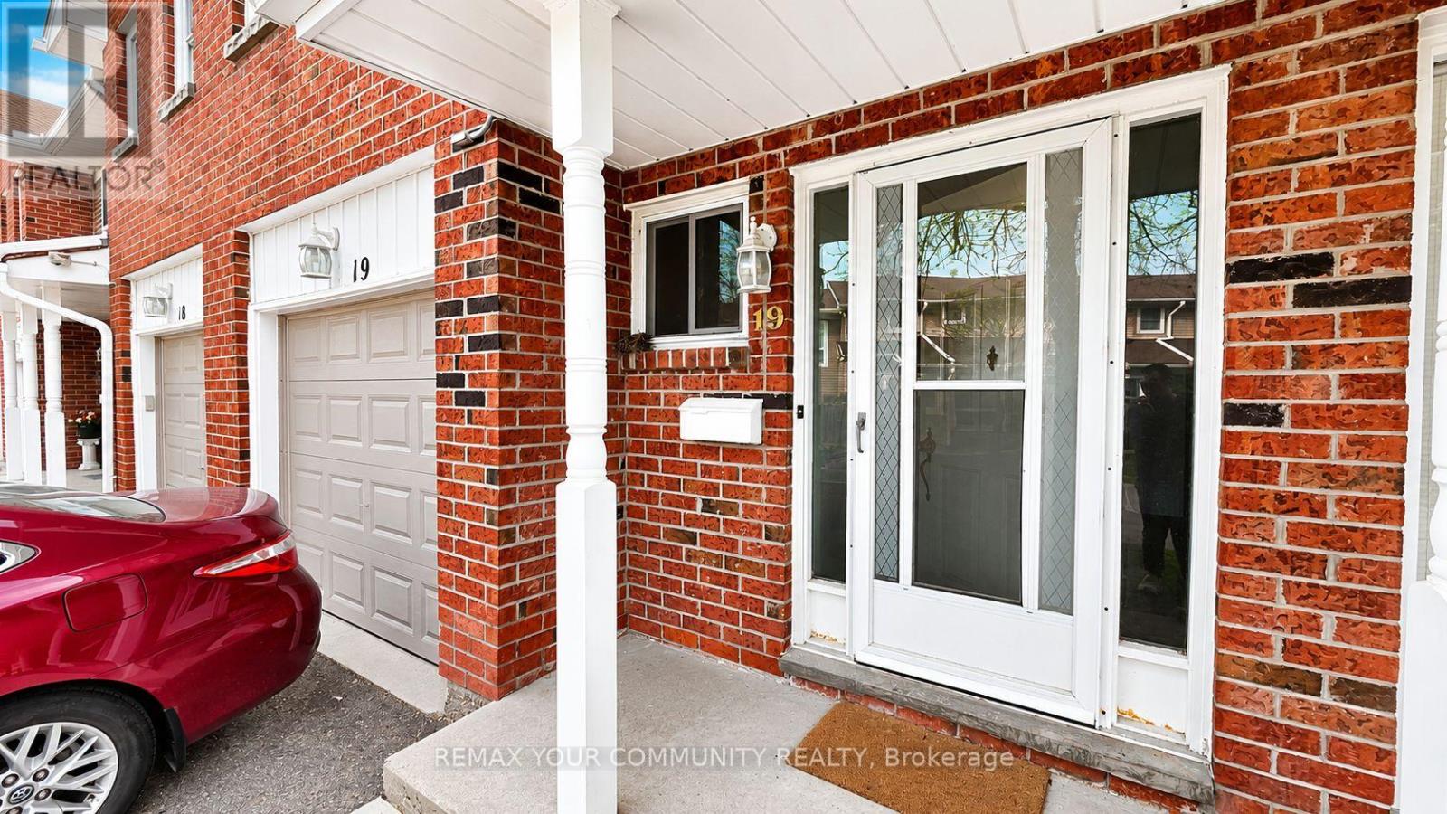 19 - 210 Highland Crescent Property Photo 2