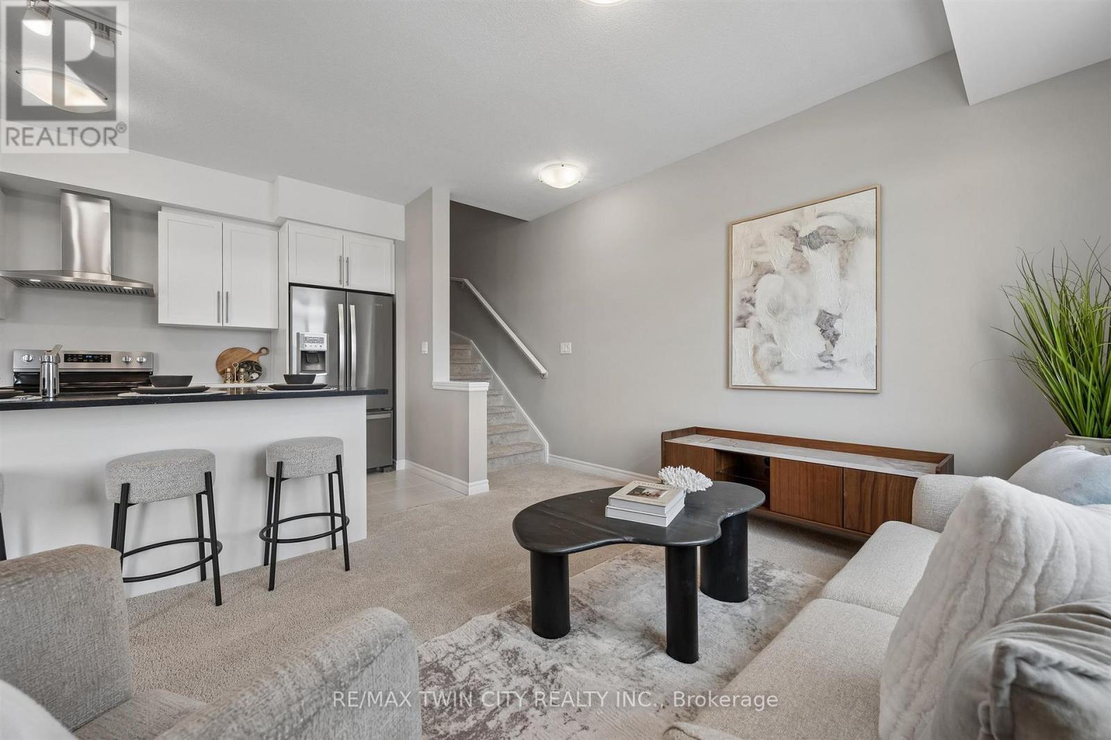 8 Oat Lane Property Photo 10