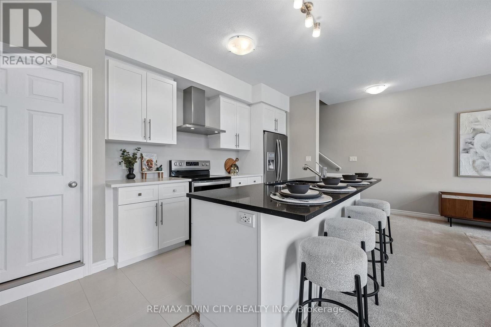 8 Oat Lane Property Photo 12