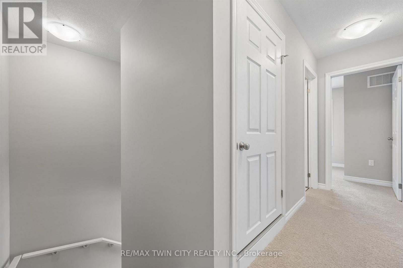 8 Oat Lane Property Photo 18