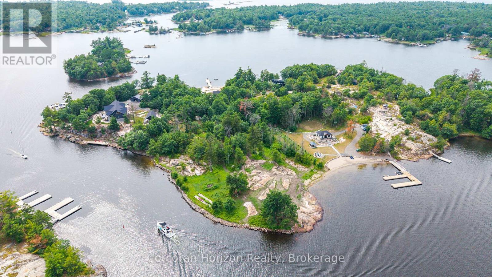 16 Island 810/royal Island Property Photo 1