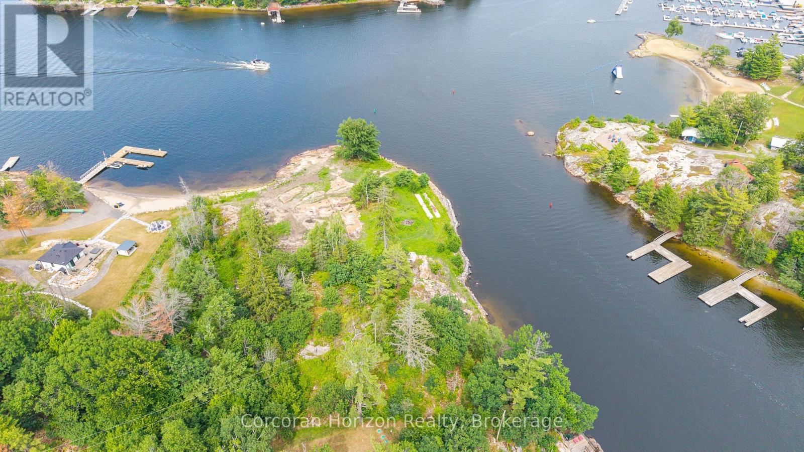 16 Island 810/royal Island Property Photo 2