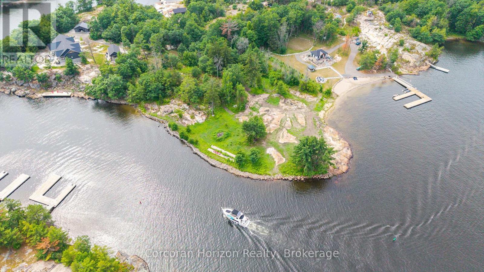 16 Island 810/royal Island Property Photo 3
