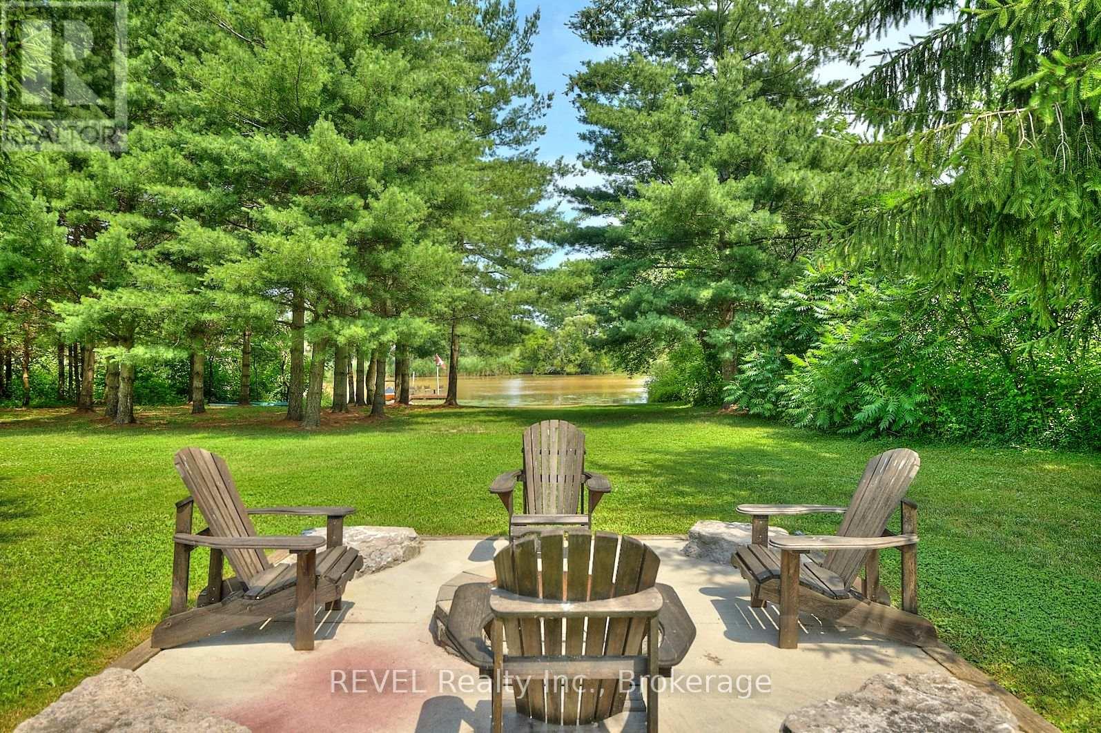 9695 Grassy Brook Road Property Photo 3