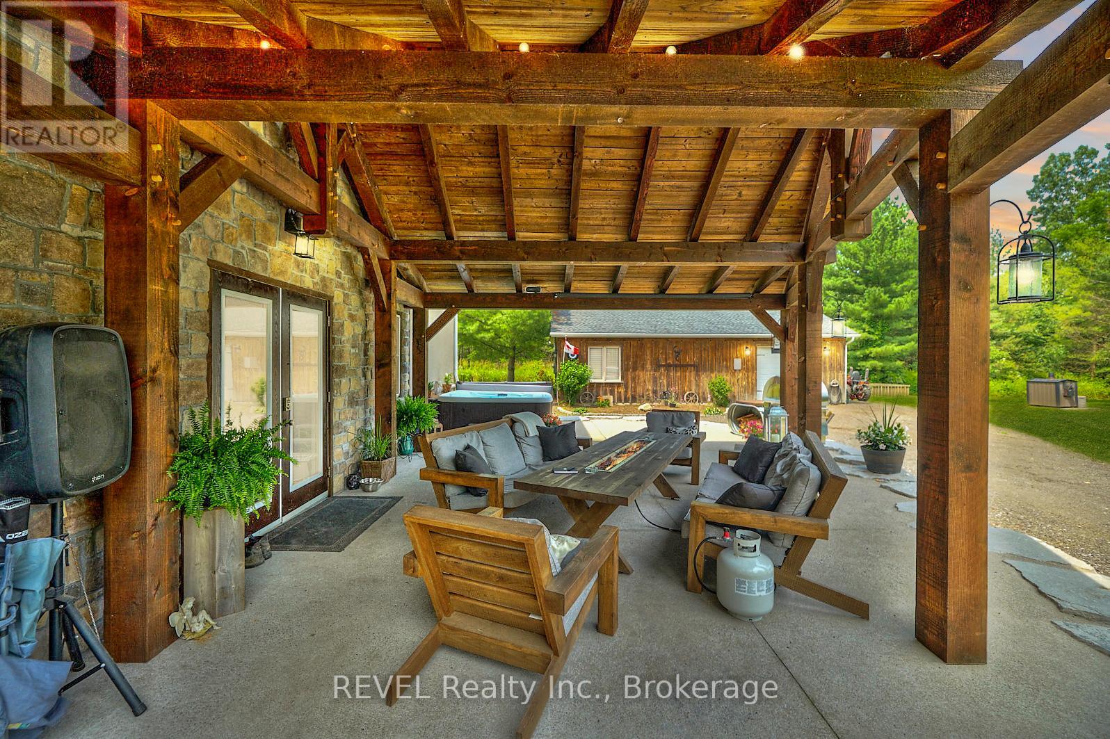 9695 Grassy Brook Road Property Photo 5