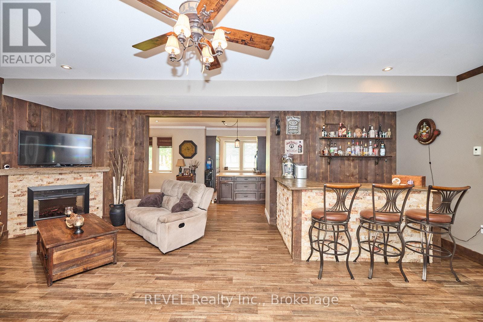 9695 Grassy Brook Road Property Photo 18