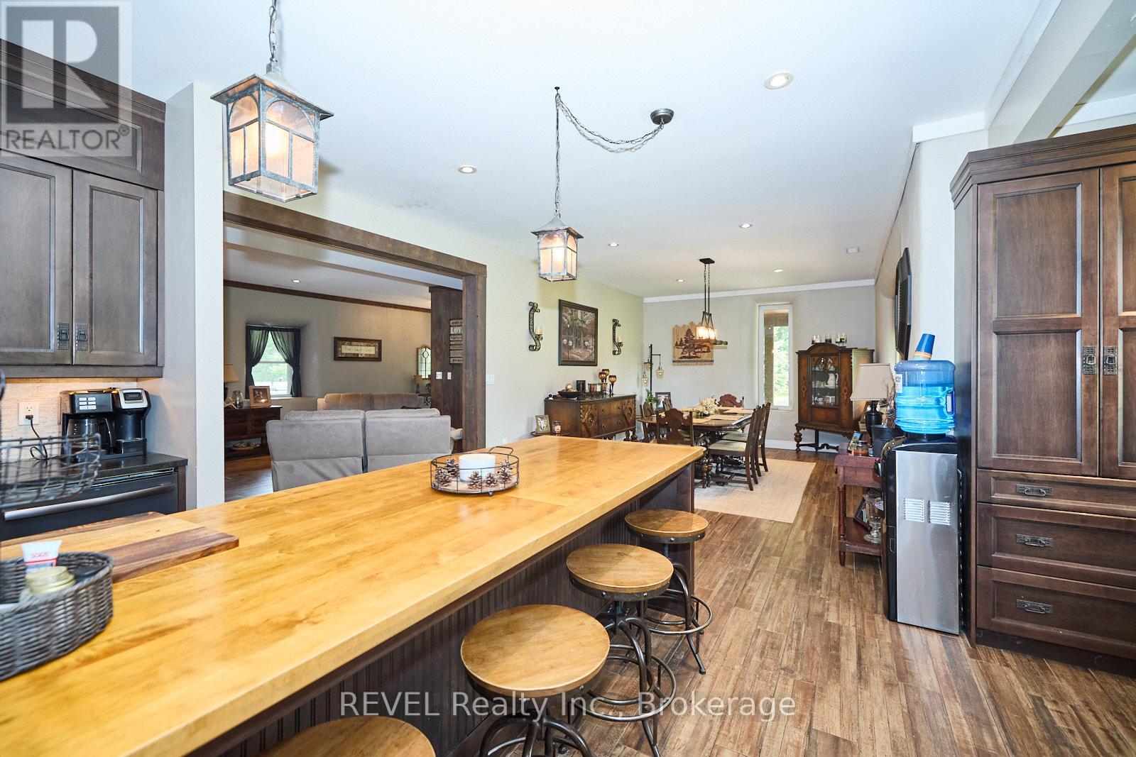 9695 Grassy Brook Road Property Photo 21