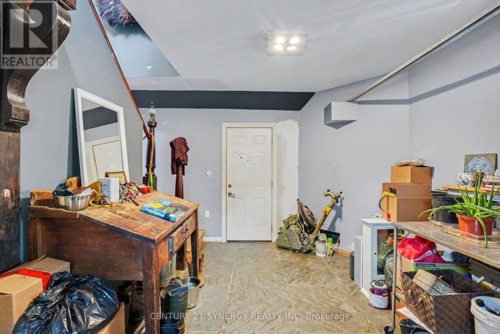 38 Main Street E Property Photo 16