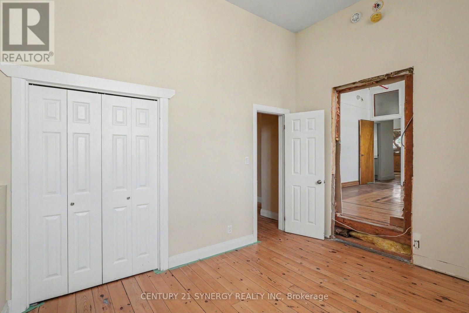 38 Main Street E Property Photo 20