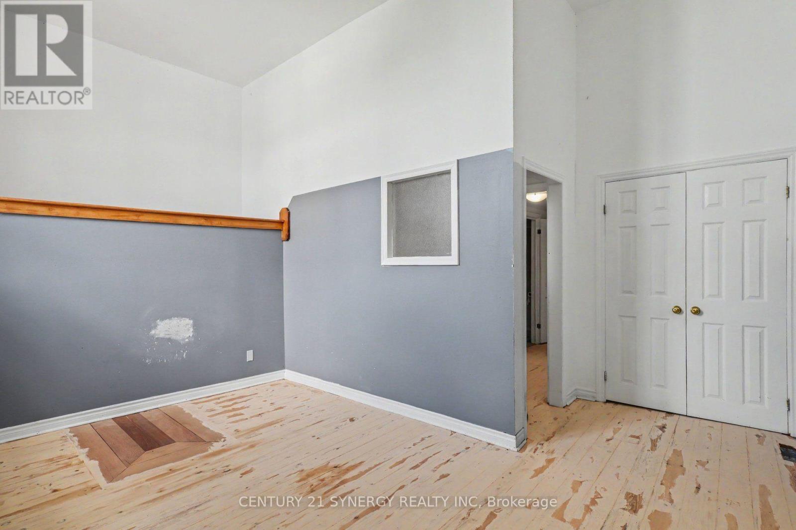 38 Main Street E Property Photo 42