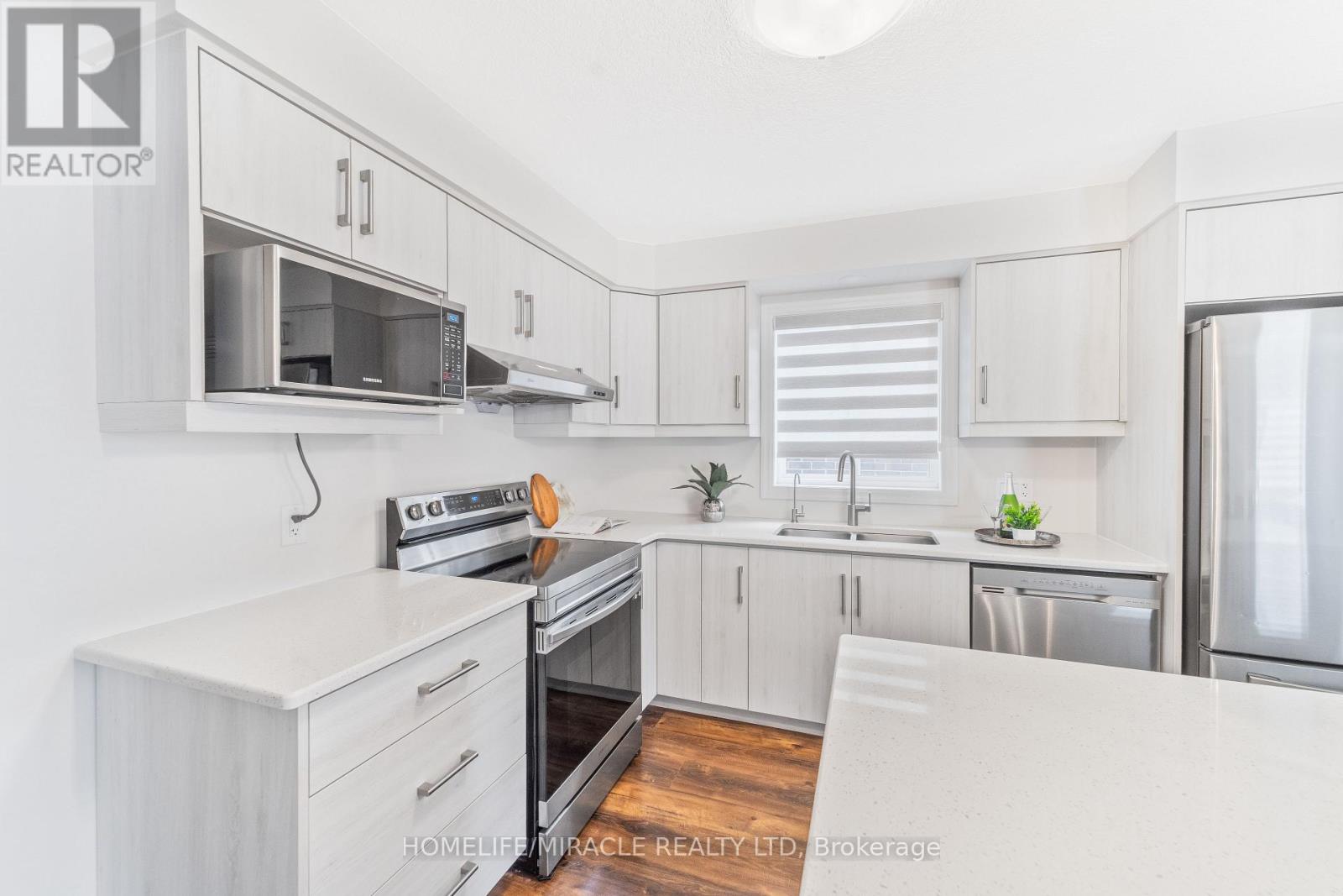 53 Robertson Drive Property Photo 7