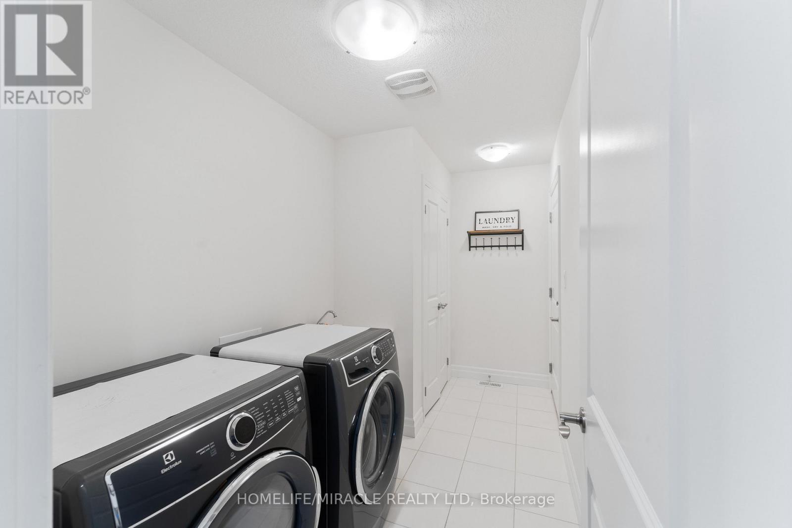 53 Robertson Drive Property Photo 22