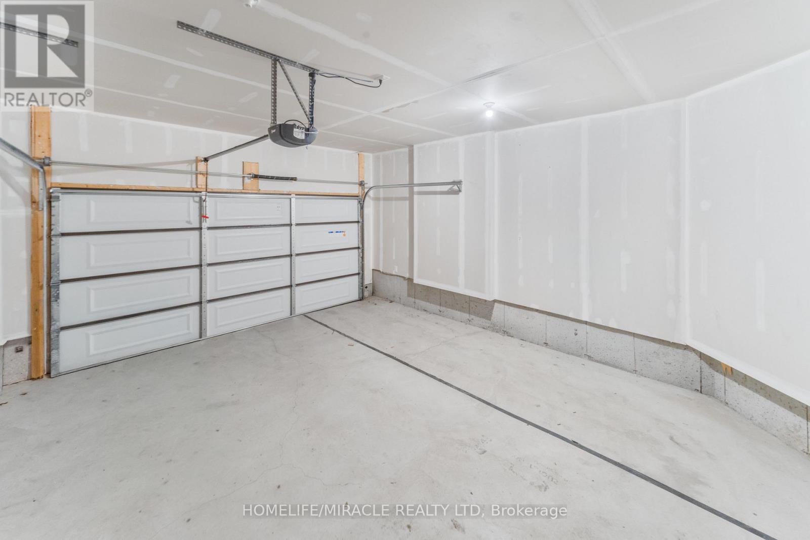 53 Robertson Drive Property Photo 32