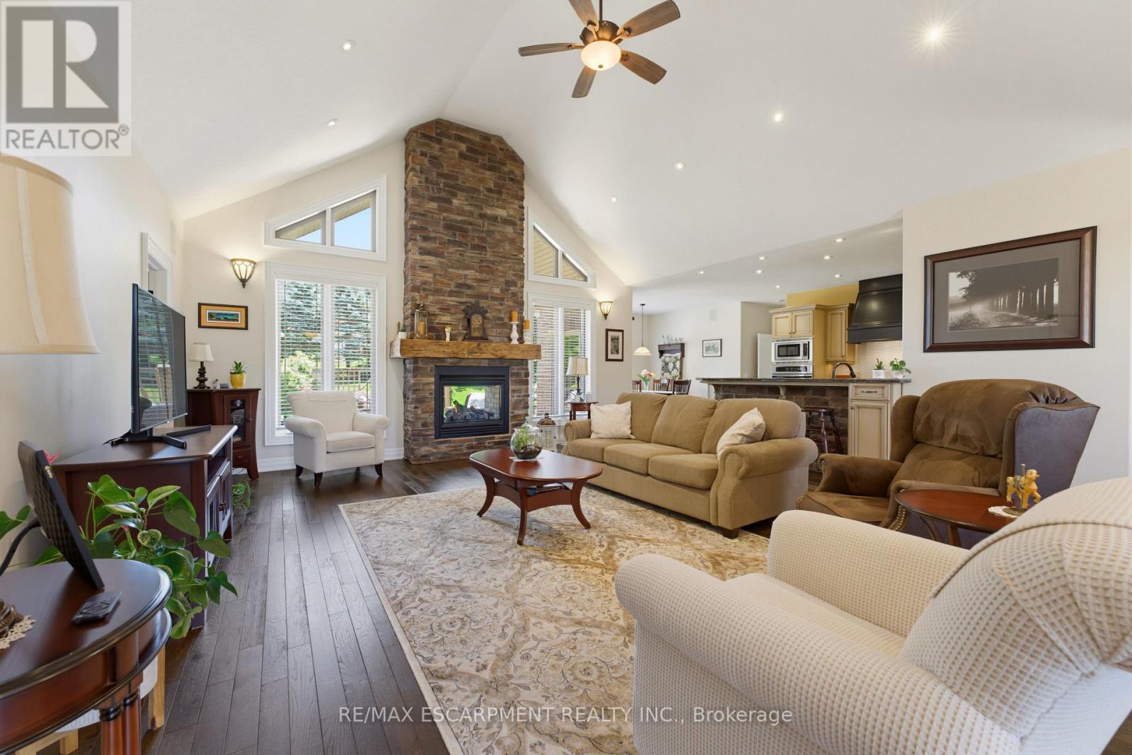 60 Donjon Boulevard Property Photo 4