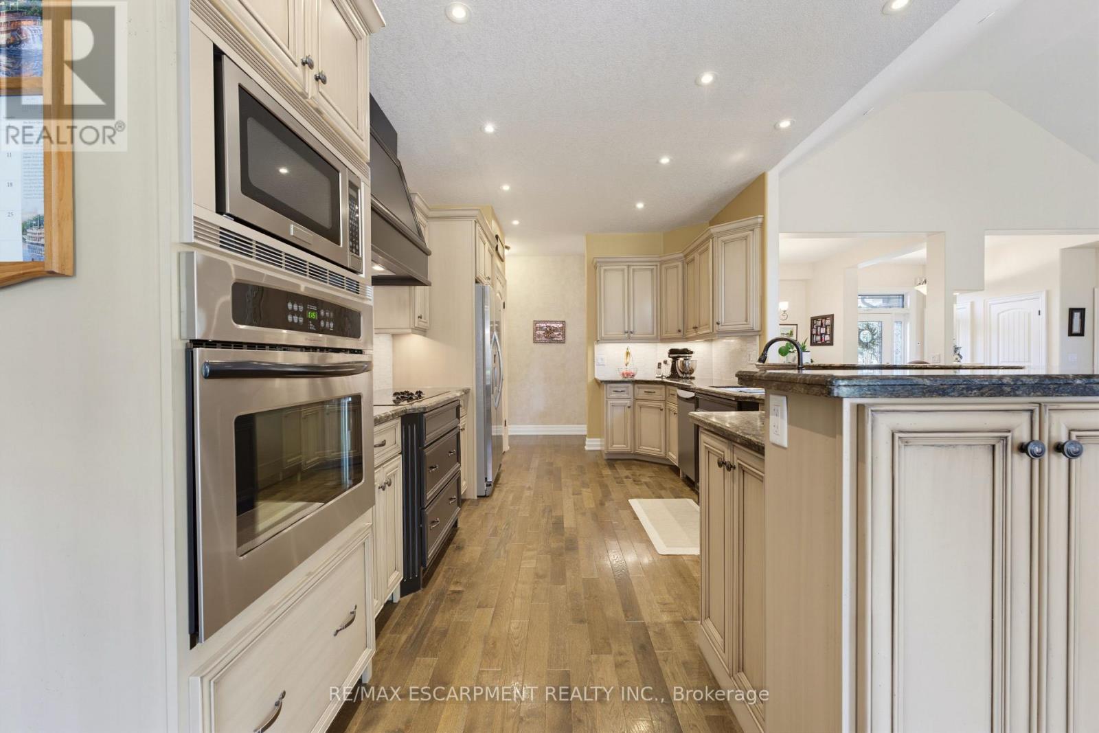 60 Donjon Boulevard Property Photo 6