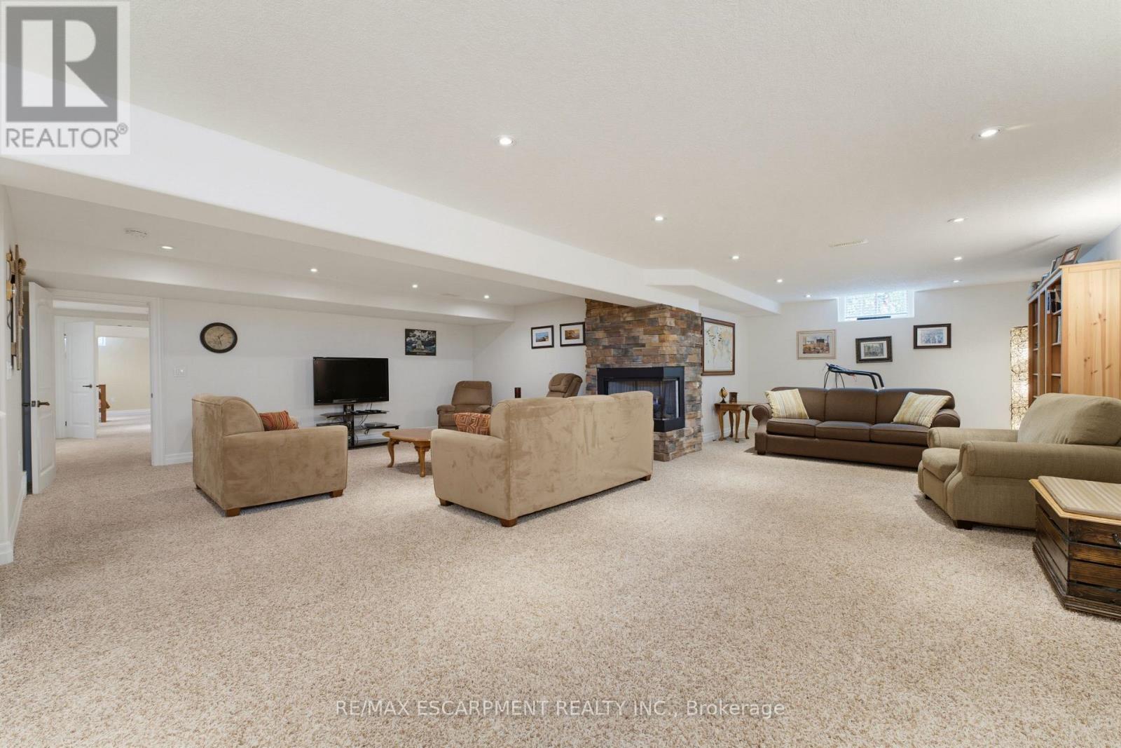 60 Donjon Boulevard Property Photo 17