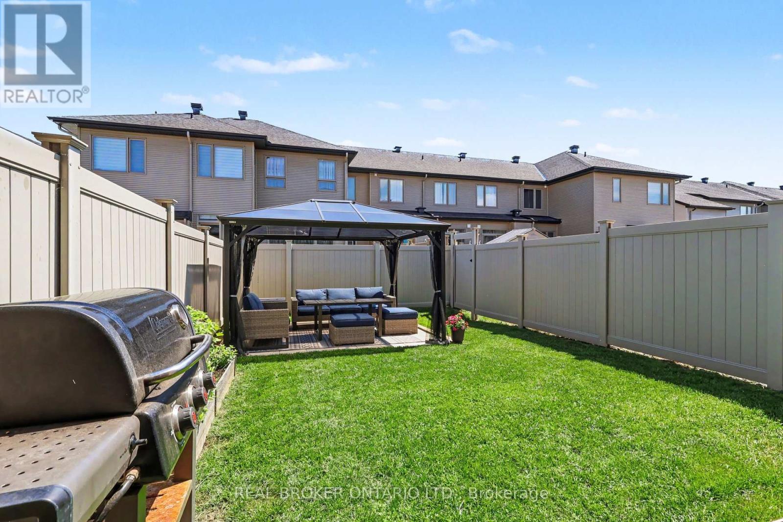 769 Cairn Crescent Property Photo 41