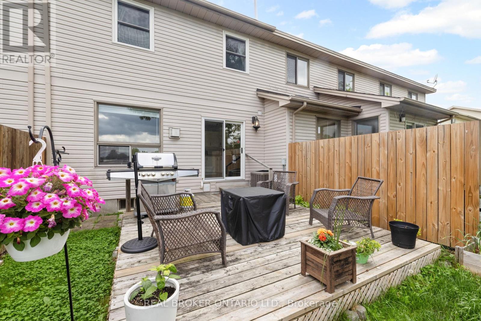 223 Jamieson Street Property Photo 33
