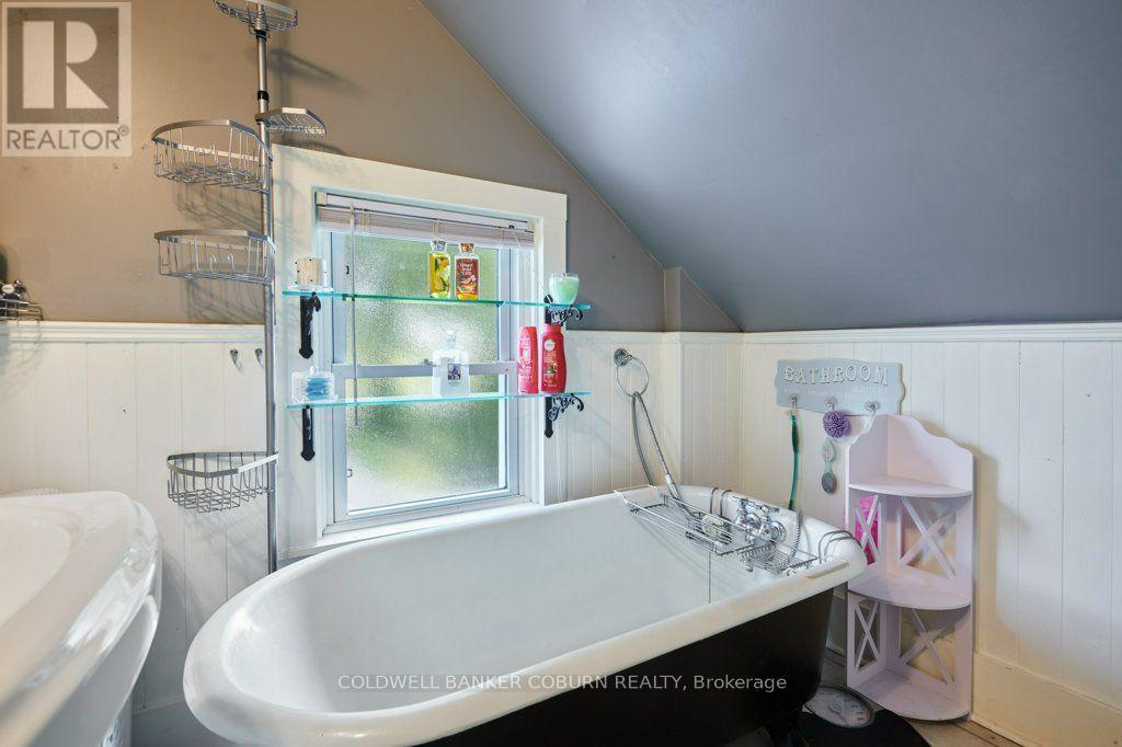 29 Ontario Street Property Photo 26