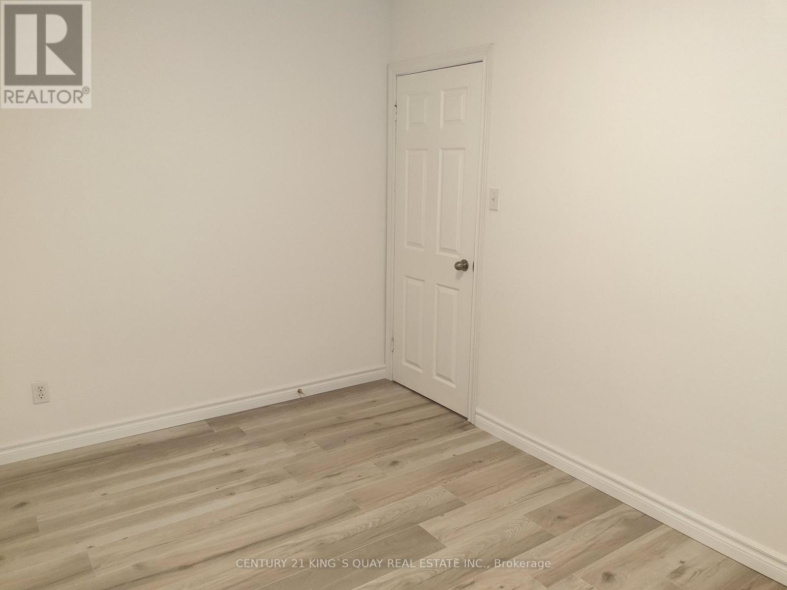 18 Manor Crescent Property Photo 18