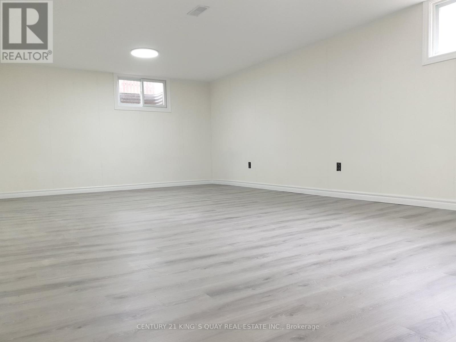 18 Manor Crescent Property Photo 21