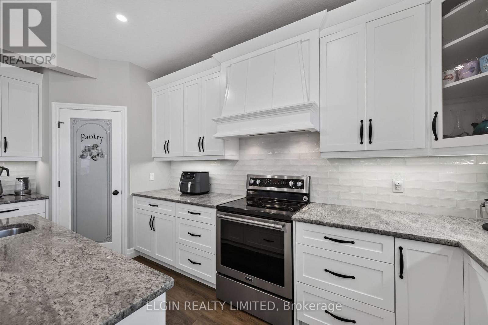 14 Muirfield Drive Property Photo 8