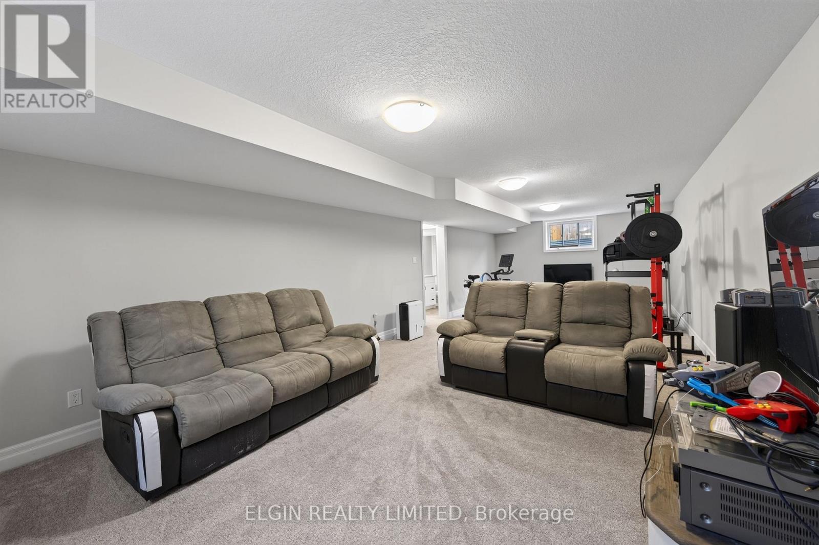 14 Muirfield Drive Property Photo 32