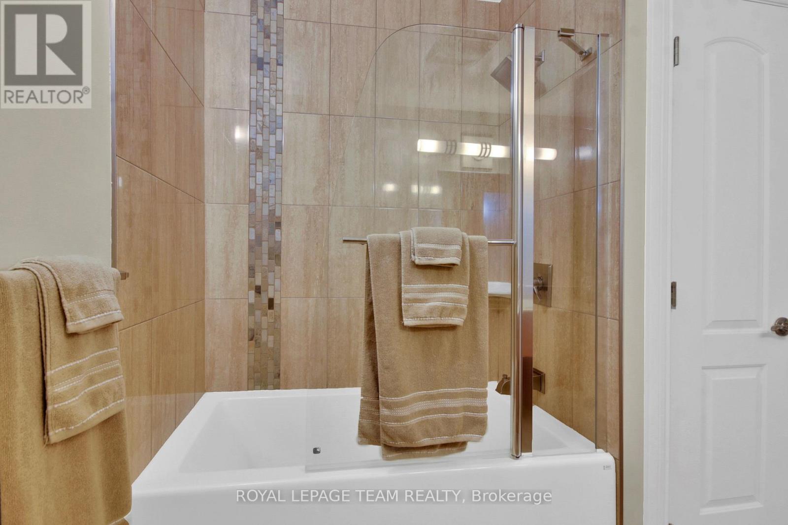 5591 Manotick Main Street Property Photo 37