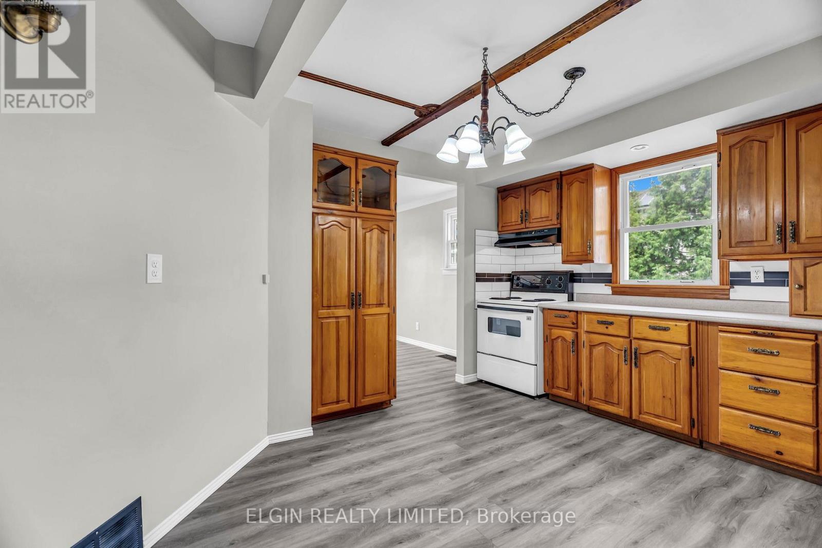 43212 Southdale Line Property Photo 11