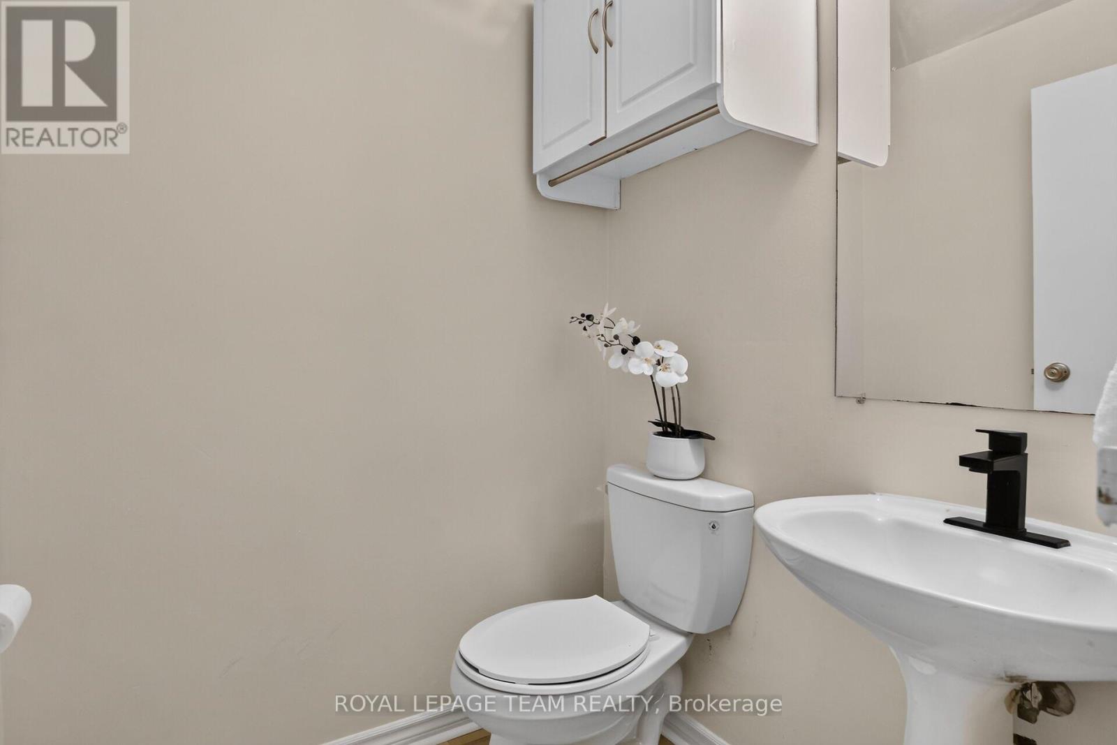 120 Mcclintock Way Property Photo 40