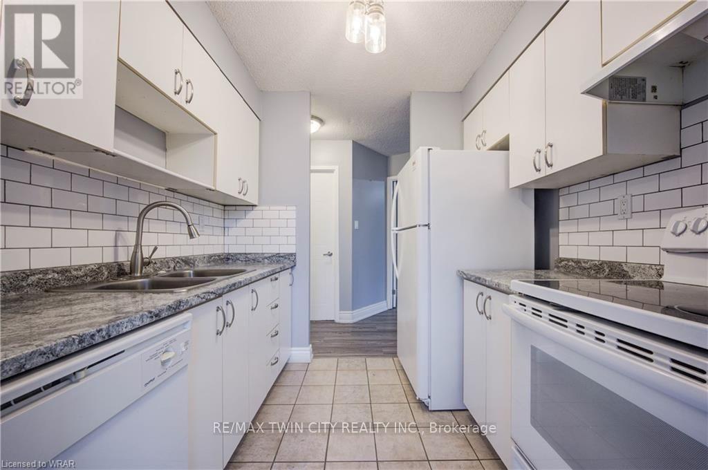 503 - 3227 King Street E Property Photo 14