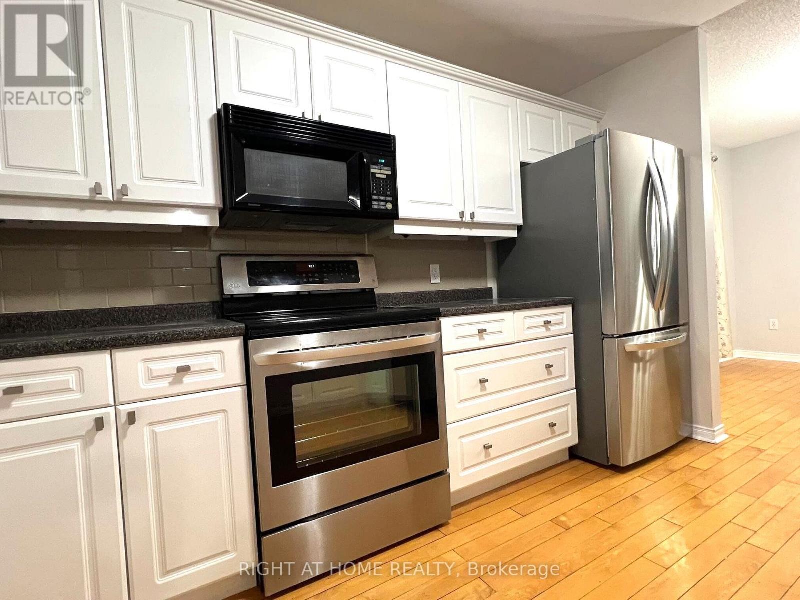 590 Arbour Crescent Property Photo 7