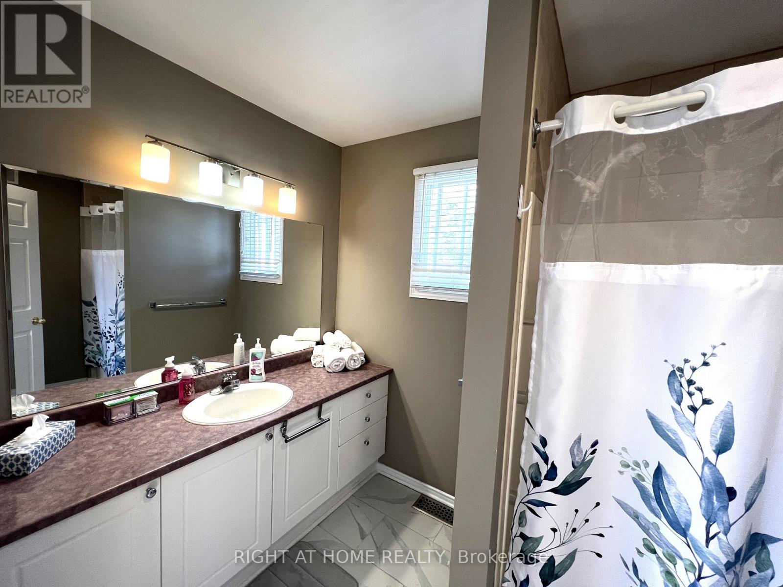 590 Arbour Crescent Property Photo 20