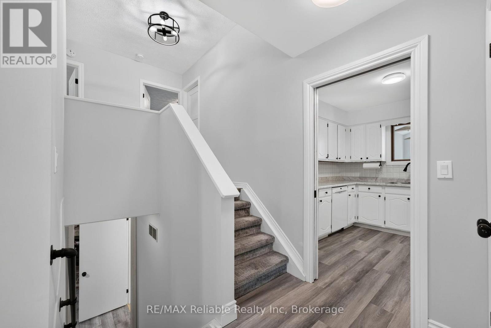 17 Suncoast Drive W Property Photo 15
