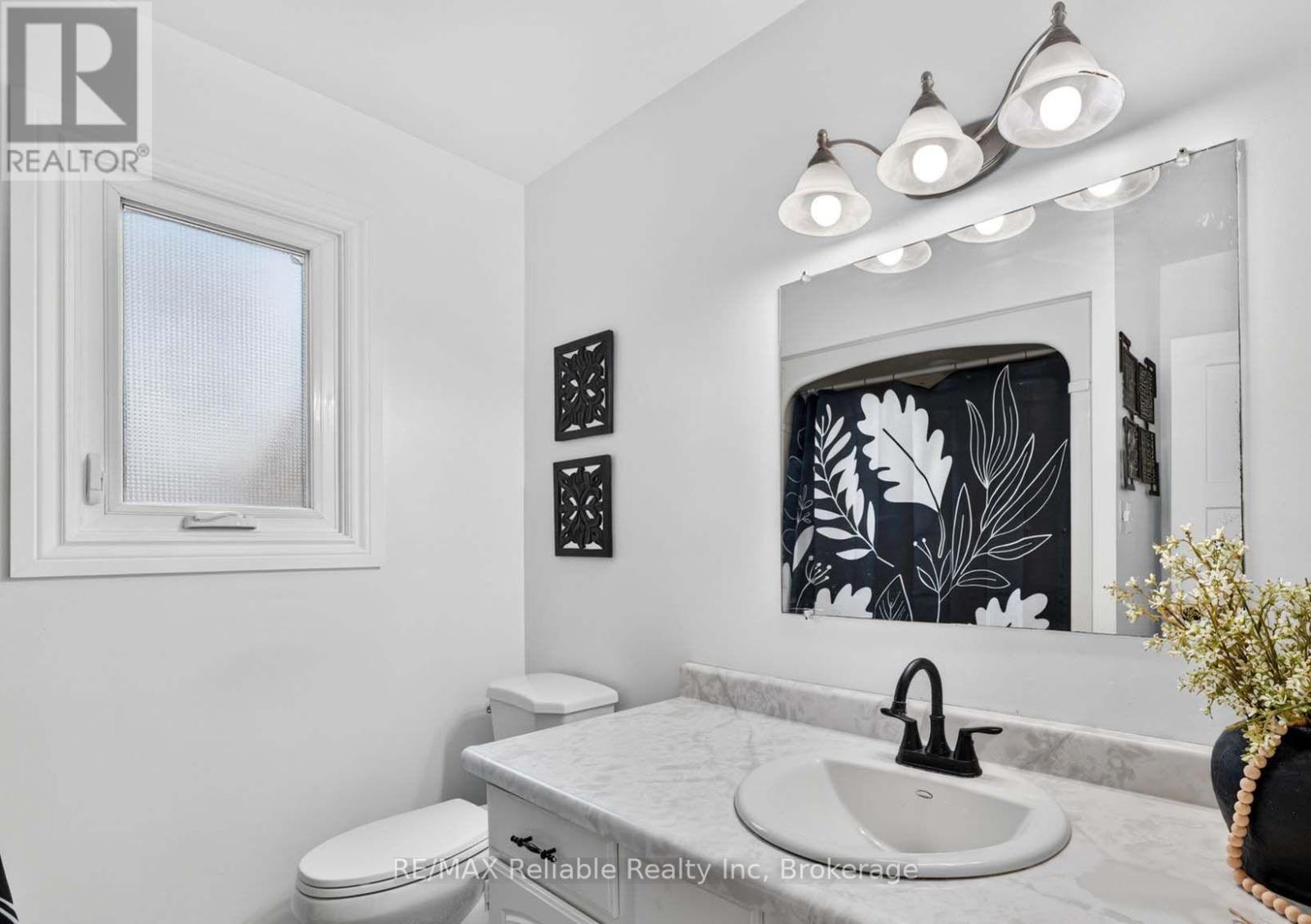 17 Suncoast Drive W Property Photo 17