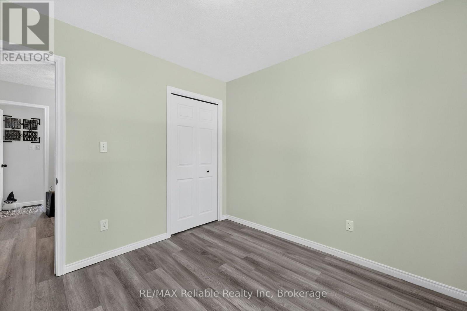 17 Suncoast Drive W Property Photo 25