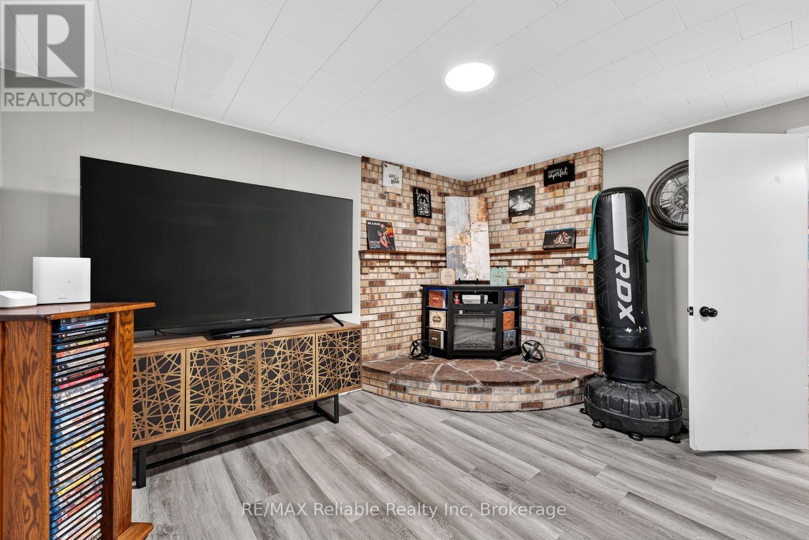 17 Suncoast Drive W Property Photo 31
