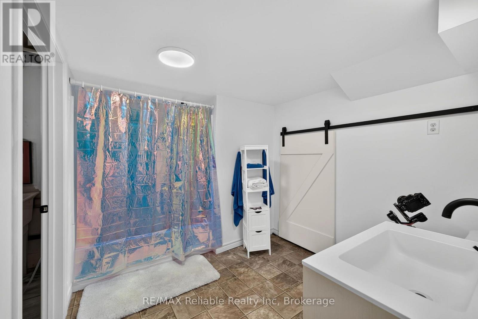 17 Suncoast Drive W Property Photo 32