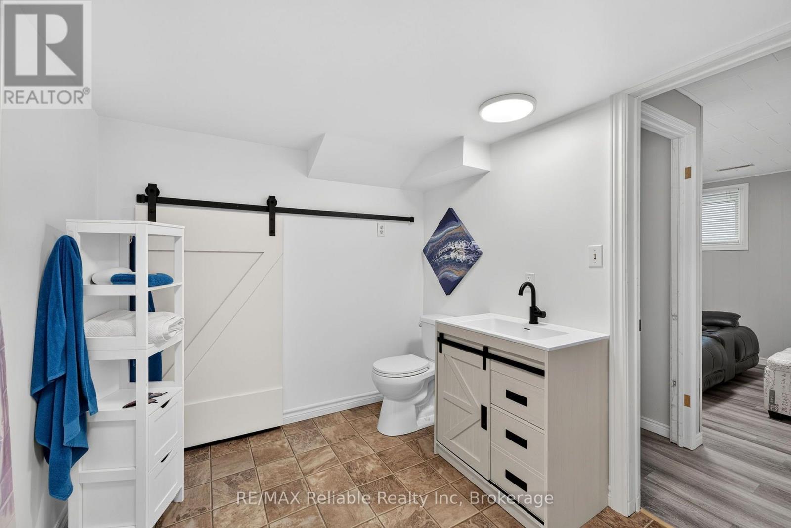 17 Suncoast Drive W Property Photo 33