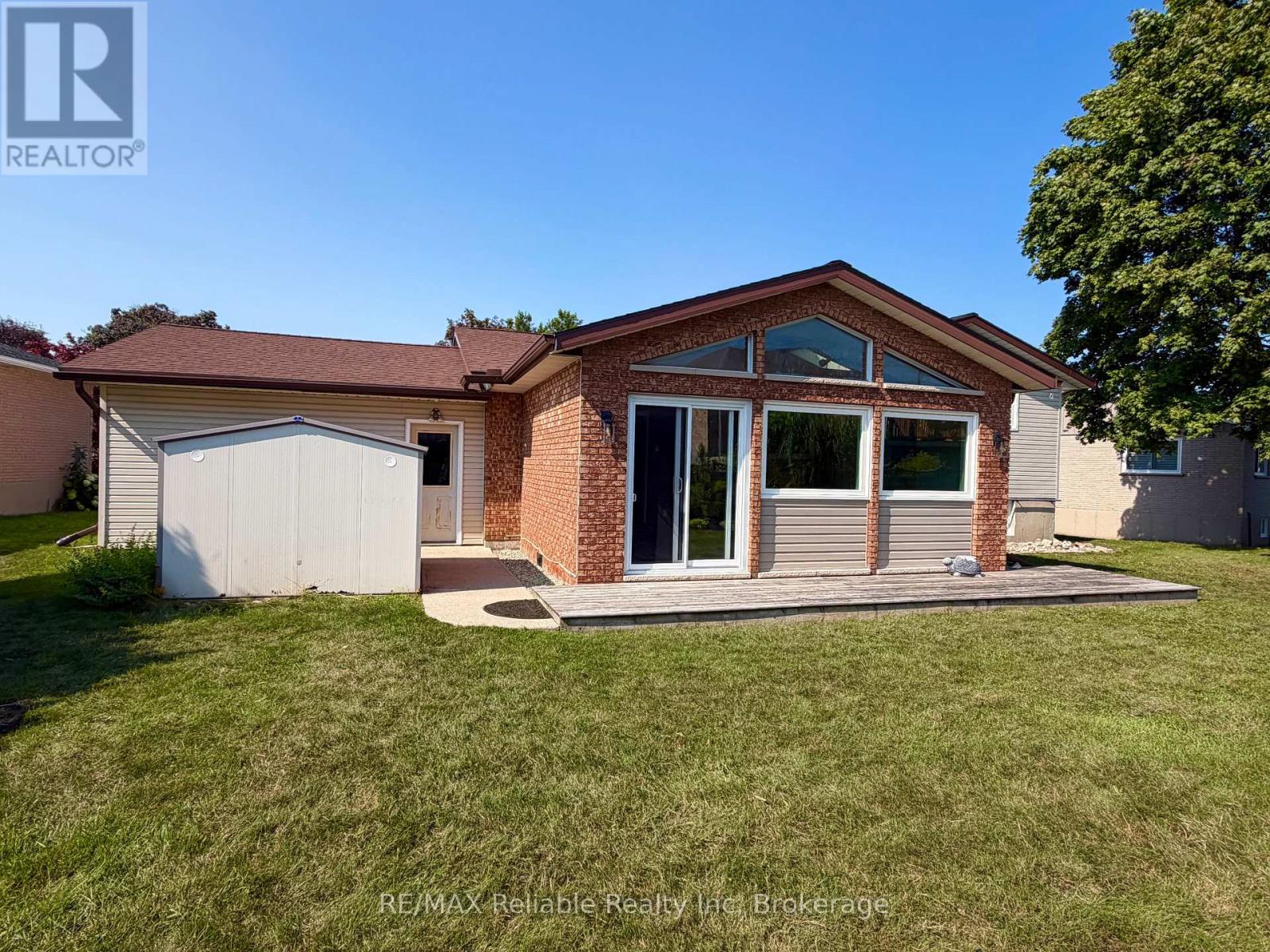 17 Suncoast Drive W Property Photo 37